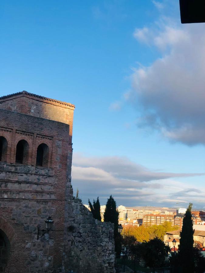 El Capricho Del Arco_Apartamentos Burgos Catedral Экстерьер фото