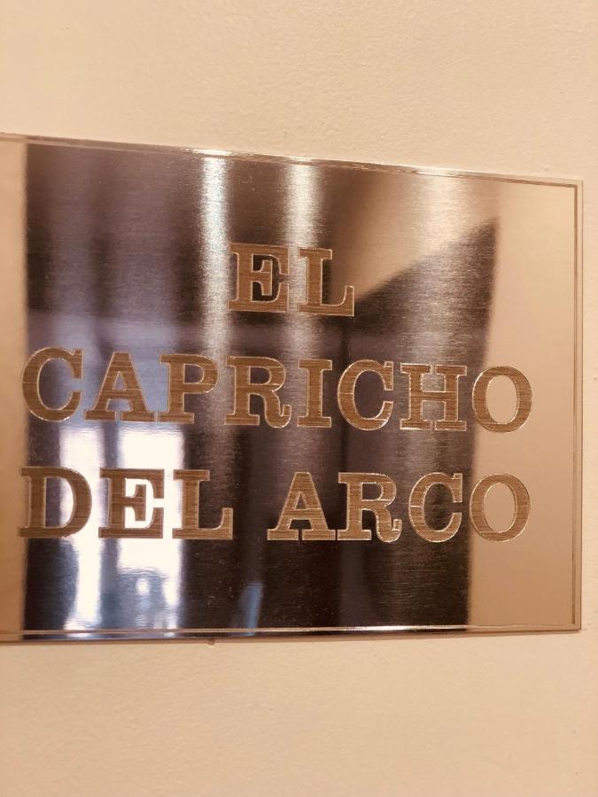El Capricho Del Arco_Apartamentos Burgos Catedral Экстерьер фото