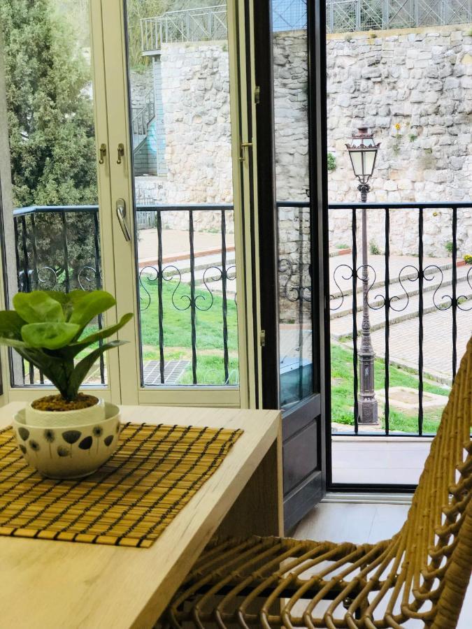 El Capricho Del Arco_Apartamentos Burgos Catedral Экстерьер фото