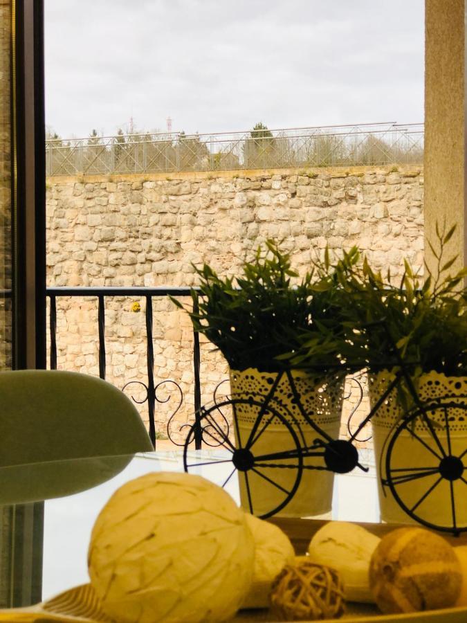El Capricho Del Arco_Apartamentos Burgos Catedral Экстерьер фото