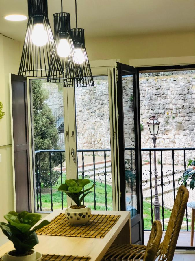 El Capricho Del Arco_Apartamentos Burgos Catedral Экстерьер фото